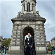 Native Spanish speaker, with a masters in digital marketing